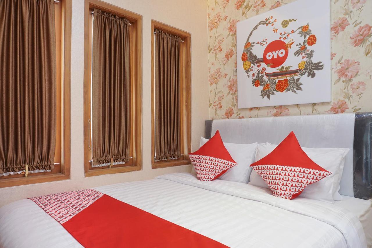 Super Oyo 444 Rafitha Homestay Baturetno Exterior photo